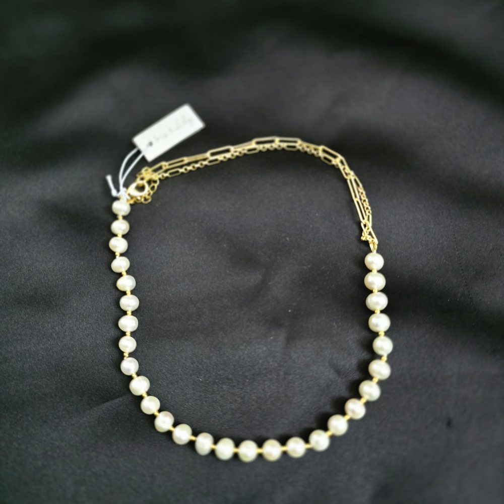 Classic Gold and Cream Pearl Necklace